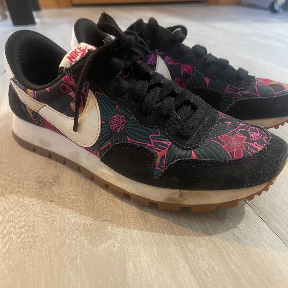 nike sneakers